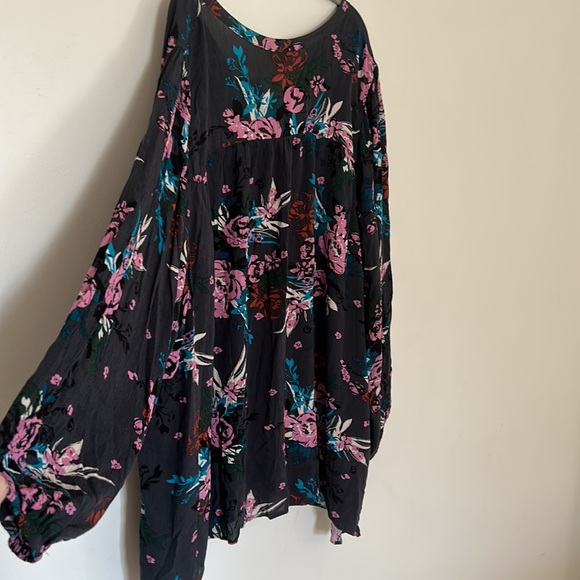 NWT Torrid Crinkle Gauze Button Front Peasant Blouse - Picture 10 of 11